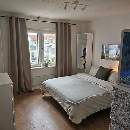 Central Room With Private Entrance And Ensuite Bathroom Стокгольм Экстерьер фото